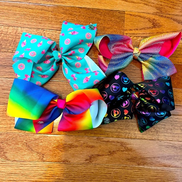 4 large Jojo Siwa bows - Picture 1 of 1